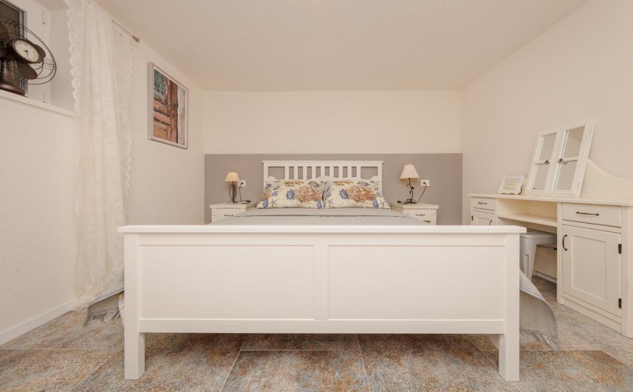 Casa Mia - Apartman Zara Медулин Екстериор снимка