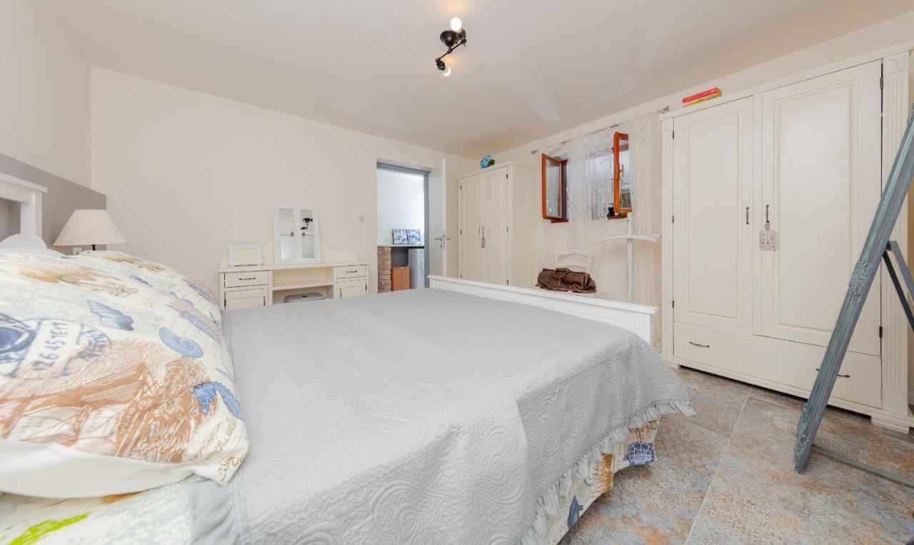 Casa Mia - Apartman Zara Медулин Екстериор снимка