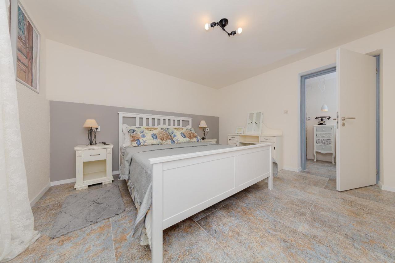 Casa Mia - Apartman Zara Медулин Екстериор снимка