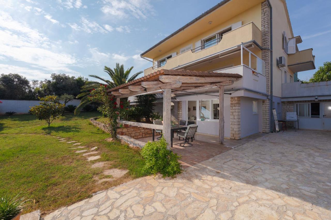 Casa Mia - Apartman Zara Медулин Екстериор снимка