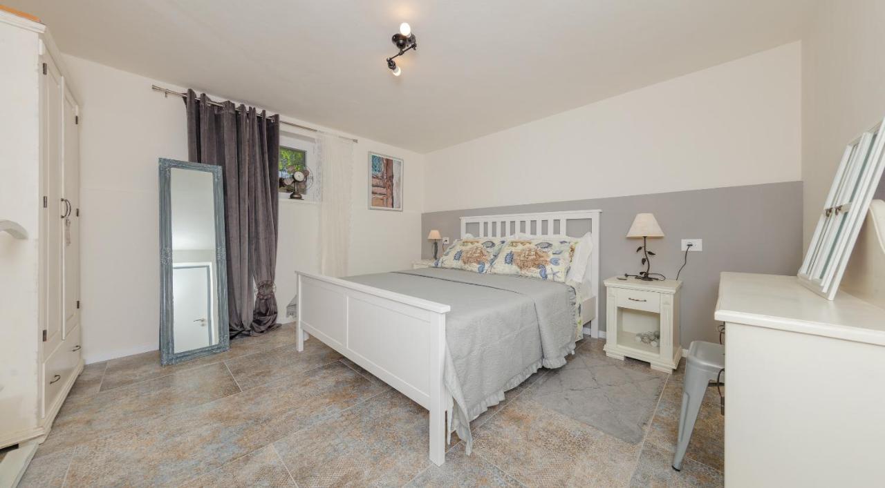 Casa Mia - Apartman Zara Медулин Екстериор снимка